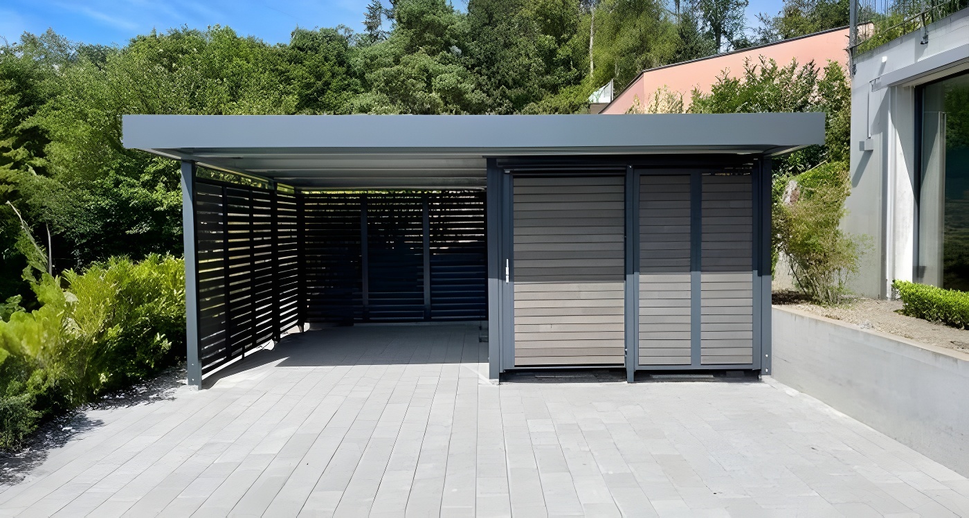 Полузакрытый навес с крышей из поликарбоната